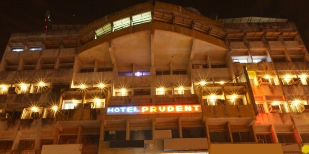 Hotel Prudent Vadodara Exterior photo